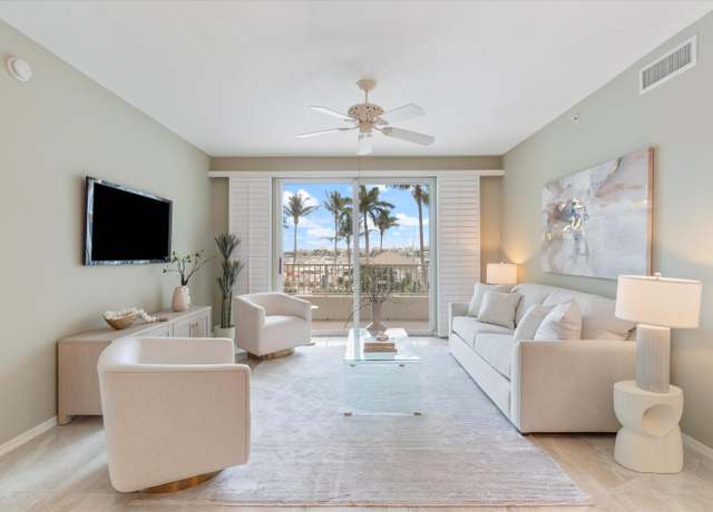 Property at 806 E Windward Way #212, Lantana, FL 33462, 3 beds, 2 baths