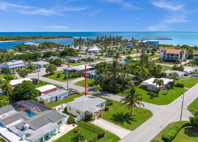 Property at 1710 St Lucie Ct, Fort Pierce, FL 34949, 3 beds, 2 baths