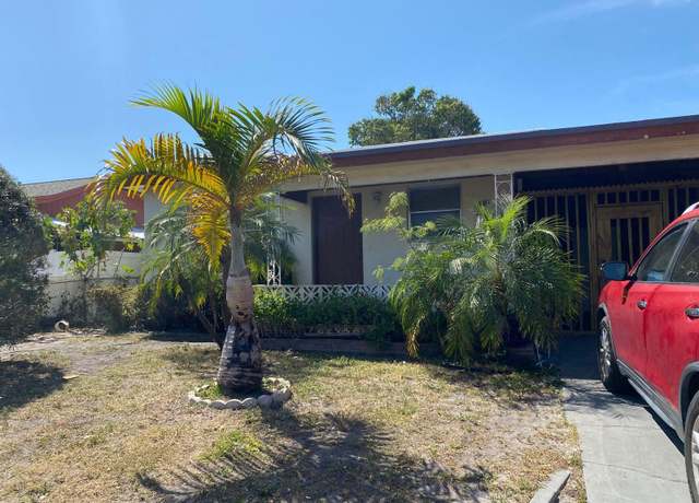 Property at 901 S F St, Lake Worth Beach, FL 33460, 4 beds, 2 baths
