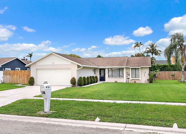 Property at 110 Parkwood Dr, Royal Palm Beach, FL 33411, 3 beds, 2 baths