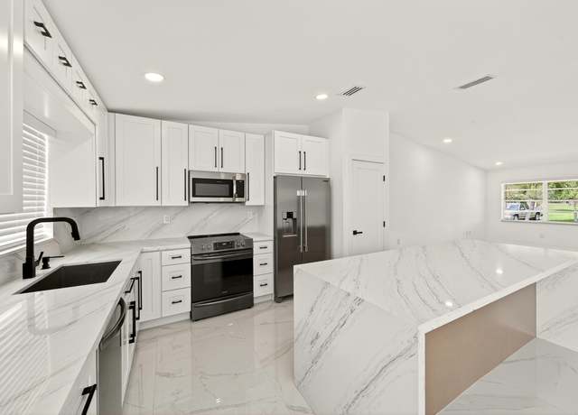 Property at 5913 SW 112th Ter, Cooper City, FL 33330, 3 beds, 2 baths