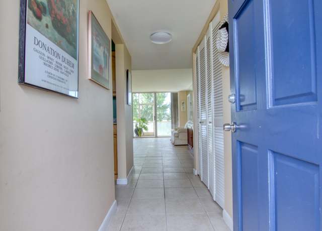 Property at 4260 Deste Ct #102, Lake Worth, FL 33467, 3 beds, 2 baths