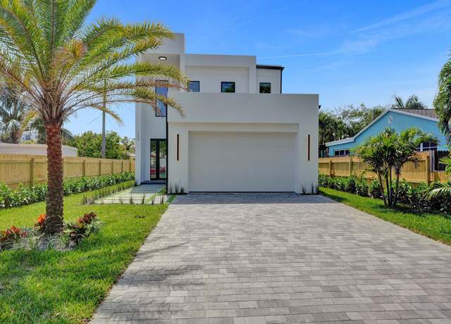 Property at 130 E Hart St, Lantana, FL 33462, 4 beds, 3 baths
