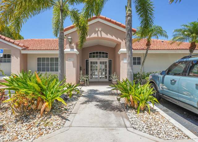 Property at 612 Executive Center Dr #106, West Palm Beach, FL 33401, 2 beds, 2 baths