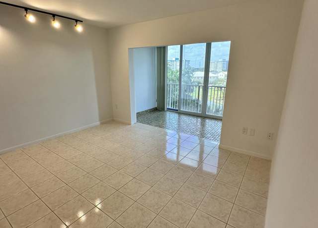 Property at 3850 Washington St #510, Hollywood, FL 33021, 2 beds, 2 baths