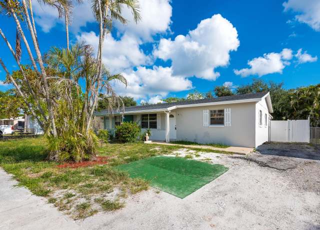 Property at 5881 S 38th Ct, Greenacres, FL 33463, 2 beds, 1.5 baths