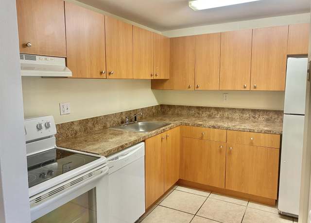 Property at 405 W Executive Center Dr #208, West Palm Beach, FL 33401, 2 beds, 2 baths