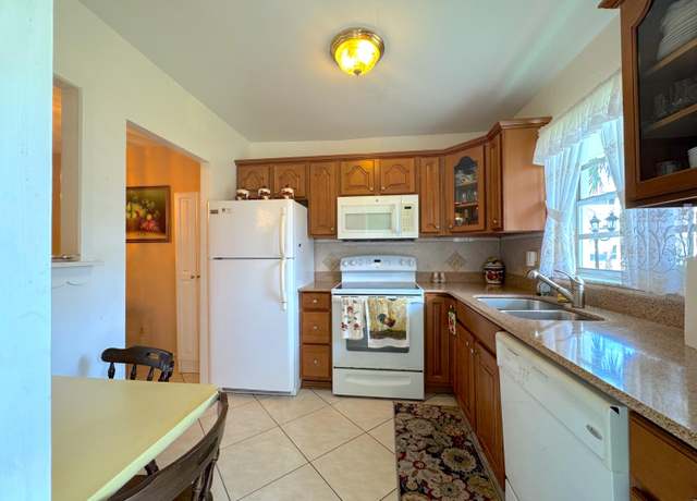 Property at 5300 Washington St Unit I105, Hollywood, FL 33021, 2 beds, 1.5 baths