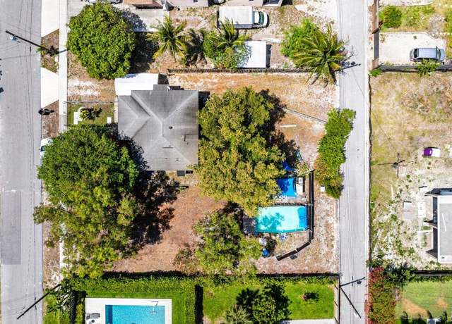 Property at 617 SE 2nd Ave, Delray Beach, FL 33483, 2 beds, 1 bath