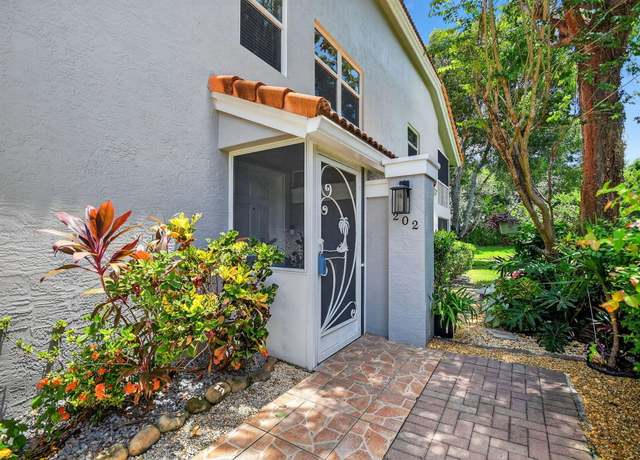 Property at 7031 Summer Tree Dr #202, Boynton Beach, FL 33437, 3 beds, 2 baths