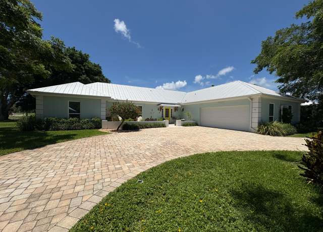 Property at 28 SE Turtle Creek Dr, Jupiter, FL 33469, 4 beds, 3.5 baths