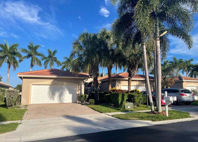 Property at 9675 Crescent View Dr N, Boynton Beach, FL 33437, 3 beds, 2 baths