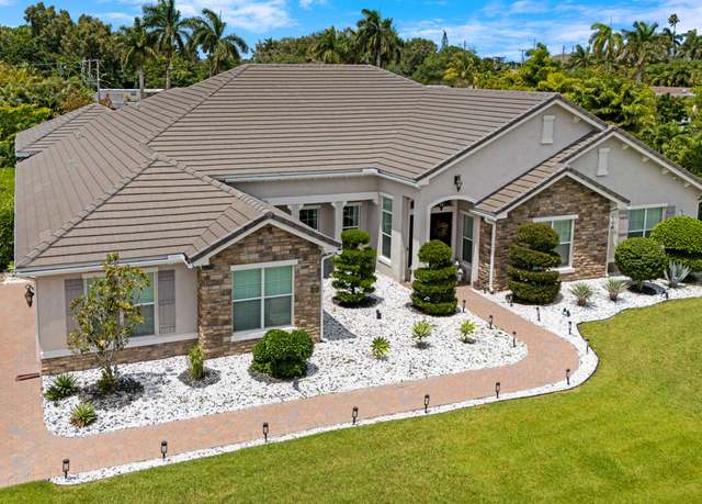 Property at 5351 N Sterling Ranch Cir, Davie, FL 33314, 4 beds, 3.5 baths