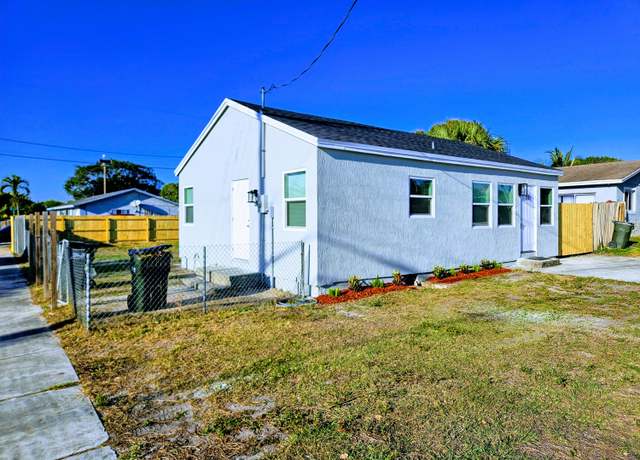 Property at 721 SW 10th St, Delray Beach, FL 33444, 2 beds, 1 bath