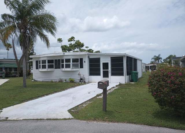 Property at 5 Santa Fe Ln, Port Saint Lucie, FL 34952, 2 beds, 2 baths