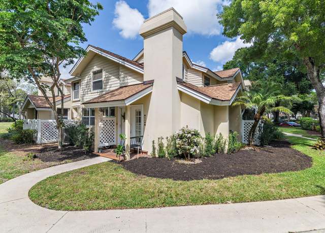 Property at 8110 Oakton Ct Unit 10b, Lake Clarke Shores, FL 33406, 3 beds, 2 baths