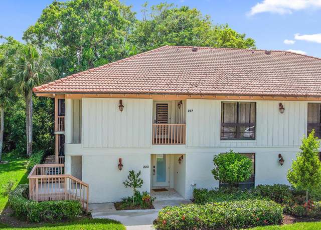 Property at 227 Brackenwood Ter, Palm Beach Gardens, FL 33418, 2 beds, 2 baths