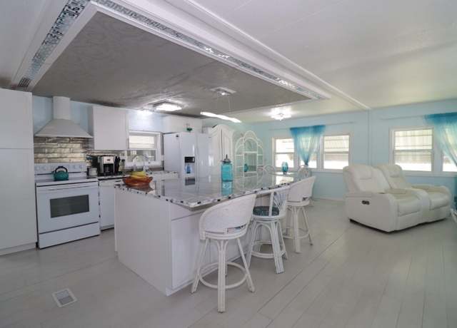 Property at 1011 Andros Bay, Boynton Beach, FL 33436, 2 beds, 1.5 baths