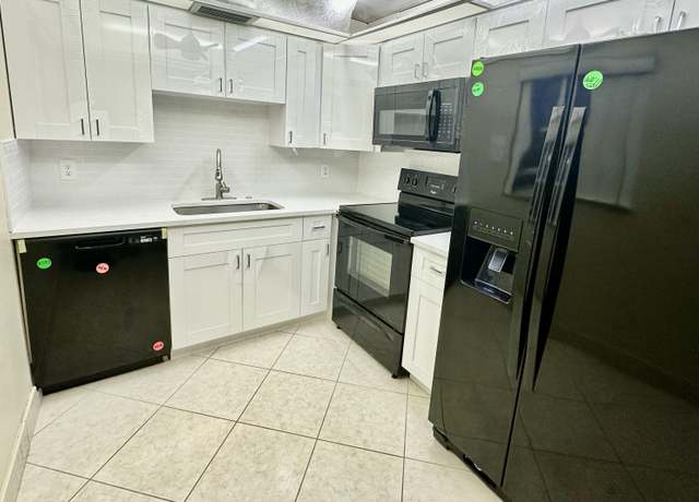 Property at 217 Saxony E, Delray Beach, FL 33446, 2 beds, 2 baths