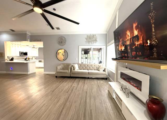 Property at 10544 Mendocino Ln, Boca Raton, FL 33428, 3 beds, 2 baths