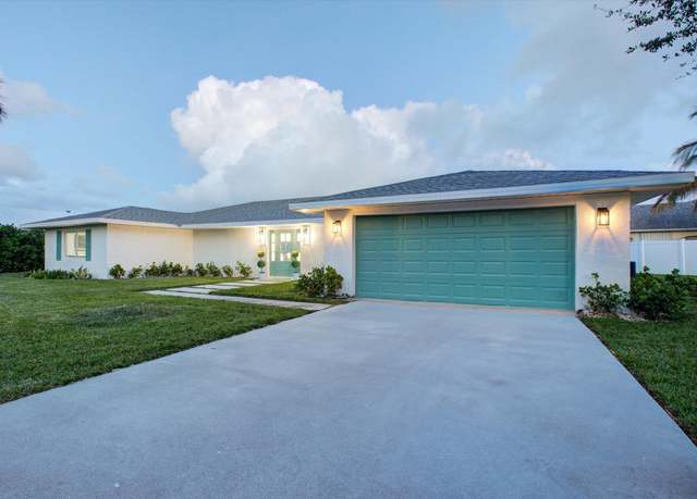 Property at 124 Queen Christina Ct, Hutchinson Island, FL 34949, 3 beds, 2.5 baths