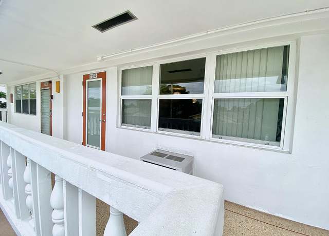 Property at 384 Tilford R, Deerfield Beach, FL 33442, 1 bed, 1.5 baths