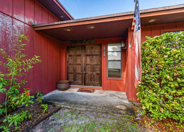 Property at 5100 SE Meadow Springs Blvd, Stuart, FL 34997, 3 beds, 2 baths