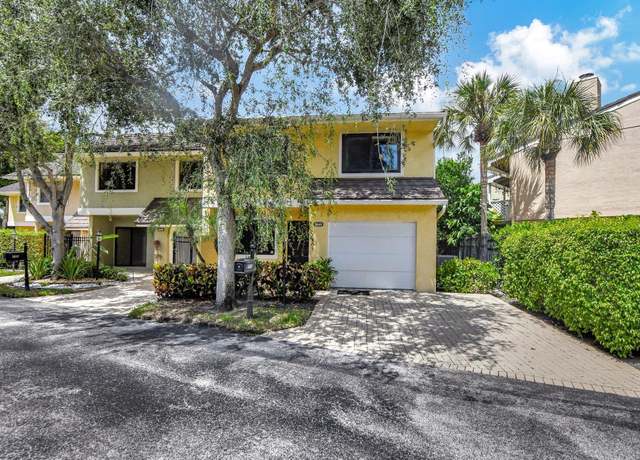 Property at 5648 Santiago Cir, Boca Raton, FL 33433, 3 beds, 3 baths