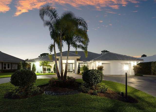 Property at 11955 N Lake Dr, Boynton Beach, FL 33436, 5 beds, 3 baths