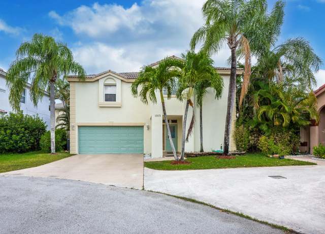 Property at 1915 Capeside Cir, Wellington, FL 33414, 3 beds, 3 baths