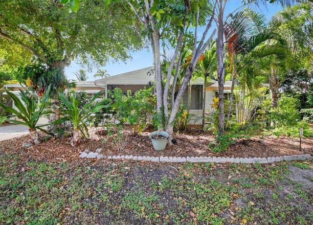 Property at 702 Sunset Dr, Lake Worth Beach, FL 33461, 3 beds, 2 baths