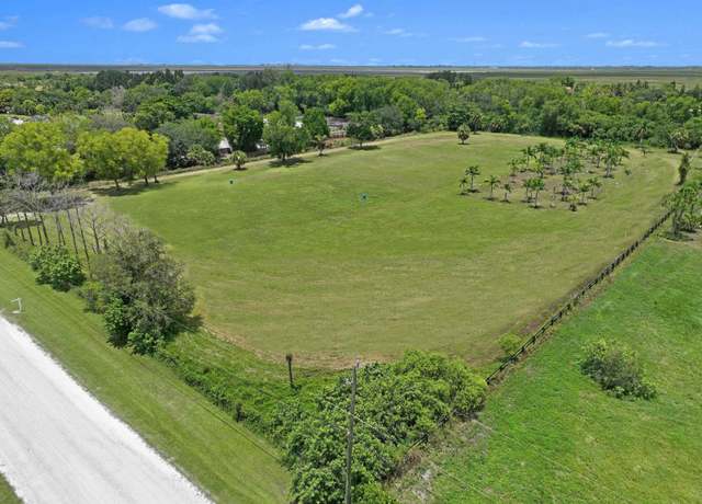 Property at 16495 Hollow Tree Ln, Wellington, FL 33470