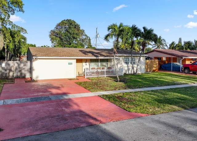 Property at 1420 SW 1st Ter, Deerfield Beach, FL 33441, 3 beds, 2.5 baths