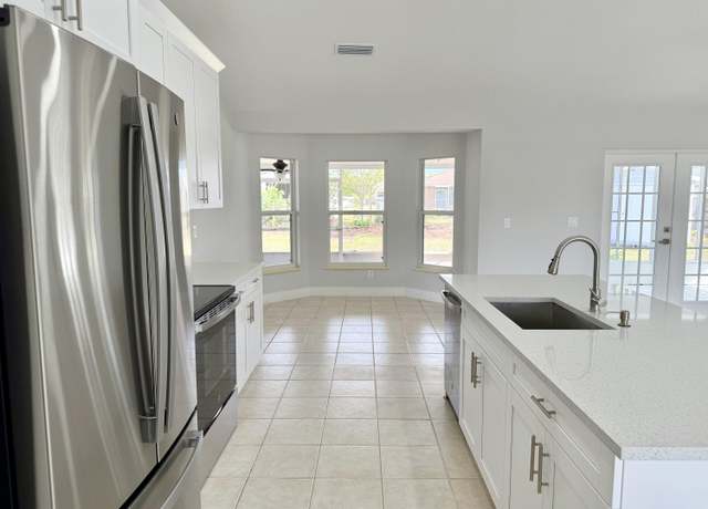Property at 5370 NW North Lanett Cir, Port Saint Lucie, FL 34986, 3 beds, 2 baths