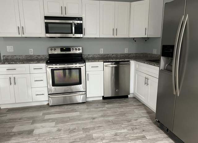 Property at 817 S L St, Lake Worth Beach, FL 33460, 4 beds, 3 baths