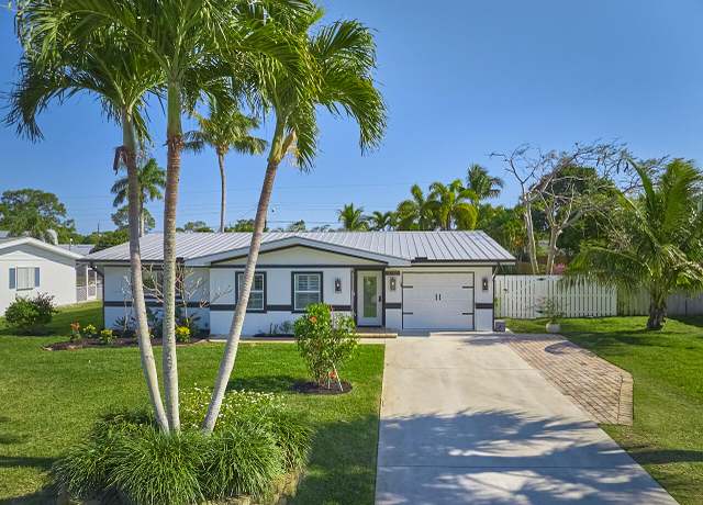 Property at 4780 SE Bayshore Ter, Stuart, FL 34997, 3 beds, 2.5 baths
