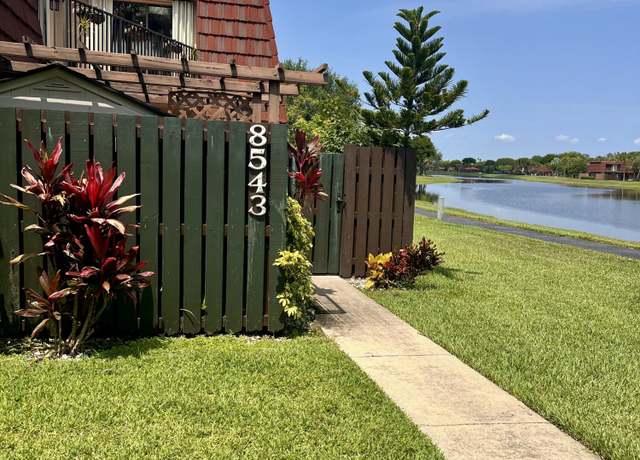 Property at 8543 Boca Rio Dr, Boca Raton, FL 33433, 3 beds, 2.5 baths