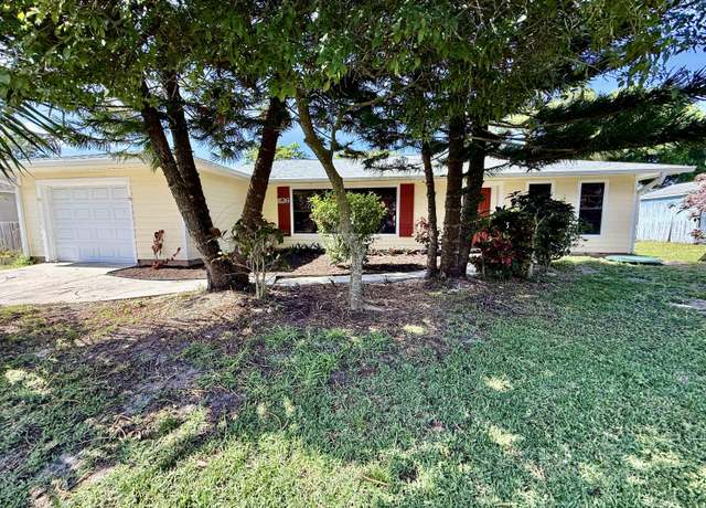 Property at 1126 SW Ithaca St, Port Saint Lucie, FL 34983, 3 beds, 2 baths