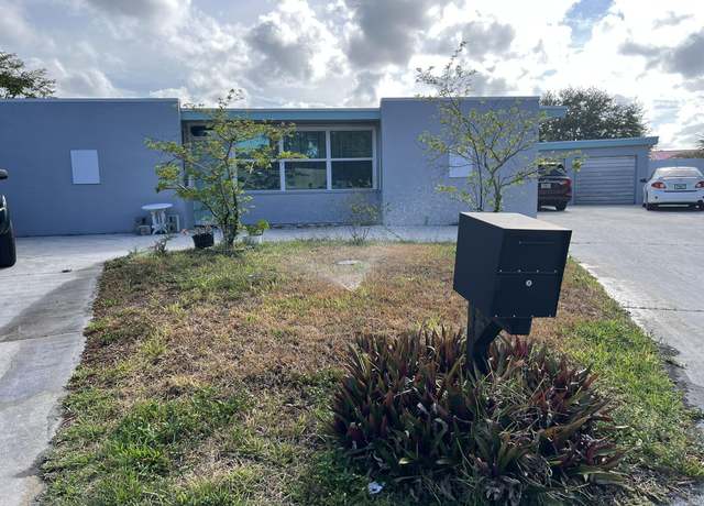 Property at 46 Sioux Ln, Lake Worth, FL 33462, 4 beds, 3 baths