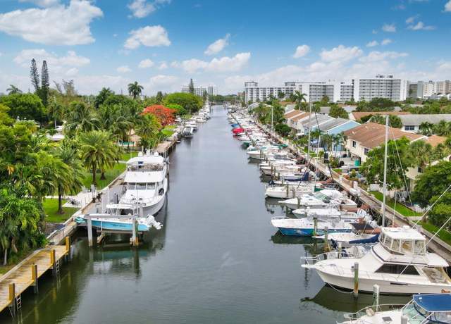 Property at 2517 NE 15th St, Pompano Beach, FL 33062, 2 beds, 2.5 baths