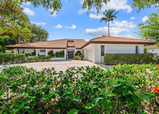 Property at 3115 Embassy Dr, West Palm Beach, FL 33401, 3 beds, 2.5 baths