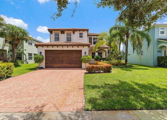 Property at 2737 Pienza Cir, Royal Palm Beach, FL 33411, 4 beds, 2.5 baths