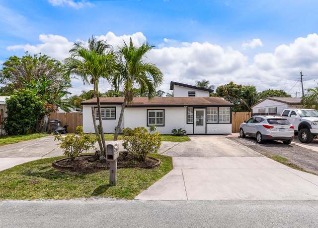 Property at 4292 Winchester Ln Ln, West Palm Beach, FL 33406, 5 beds, 3 baths