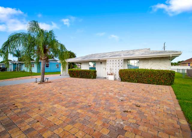 Property at 155 N Riomar Dr N, Port Saint Lucie, FL 34952, 2 beds, 2 baths