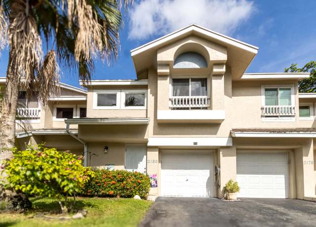 Property at 2180 Discovery Cir W #57, Deerfield Beach, FL 33442, 2 beds, 2.5 baths
