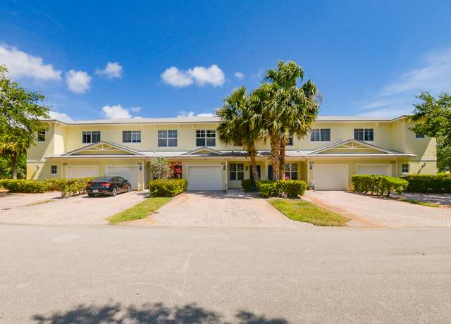 Property at 2628 Creekside Dr, Fort Pierce, FL 34981, 4 beds, 2.5 baths