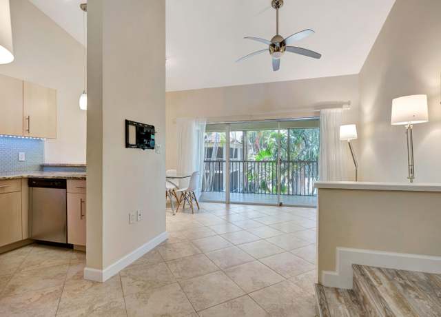 Property at 19203 Glenmoor Dr, West Palm Beach, FL 33409, 2 beds, 2 baths