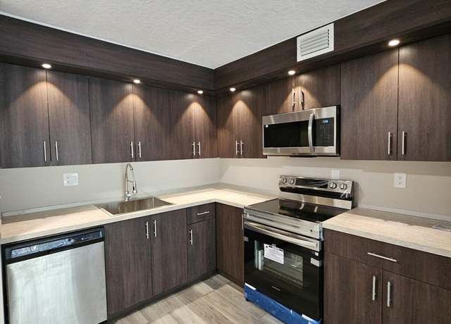 Property at 1850 N Congress Ave #305, West Palm Beach, FL 33401, 2 beds, 1 bath
