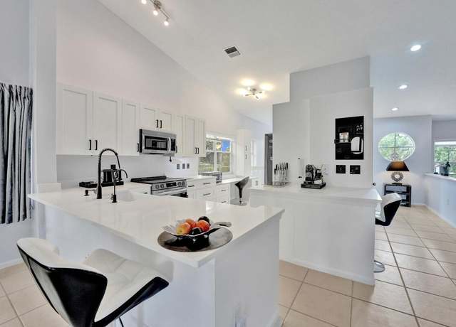 Property at 7669 Springwater Pl #202, Boynton Beach, FL 33437, 2 beds, 2 baths
