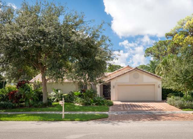 Property at 2711 NW 26th Cir, Boca Raton, FL 33431, 3 beds, 2.5 baths